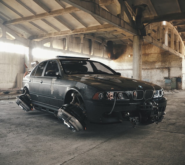 Tesla Yedek Parça Dolu Kapı